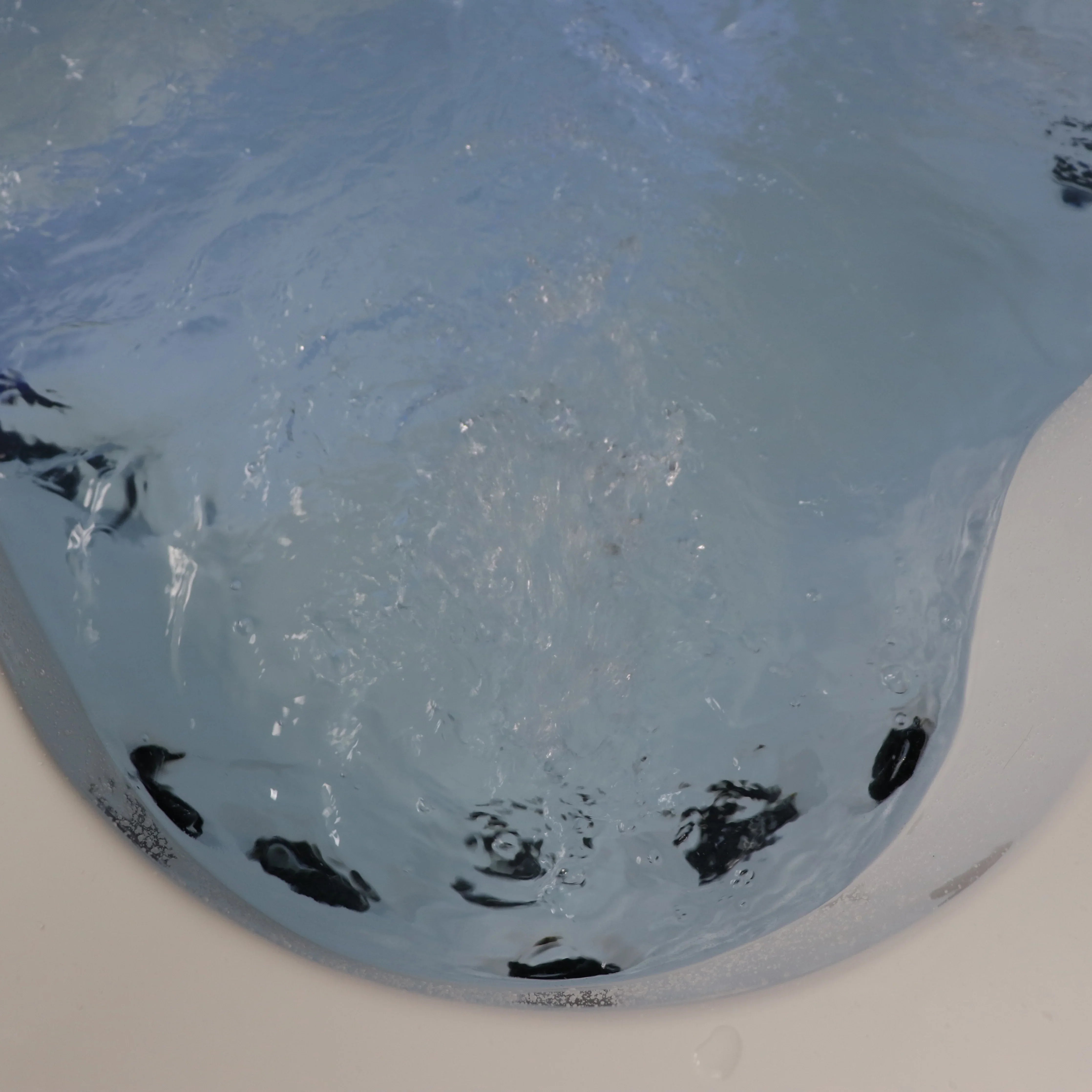 Canadian Spa Manitoba 4-Person 15-Jet Portable Hot Tub Canadian Spa Hot Tub MiraModo Home