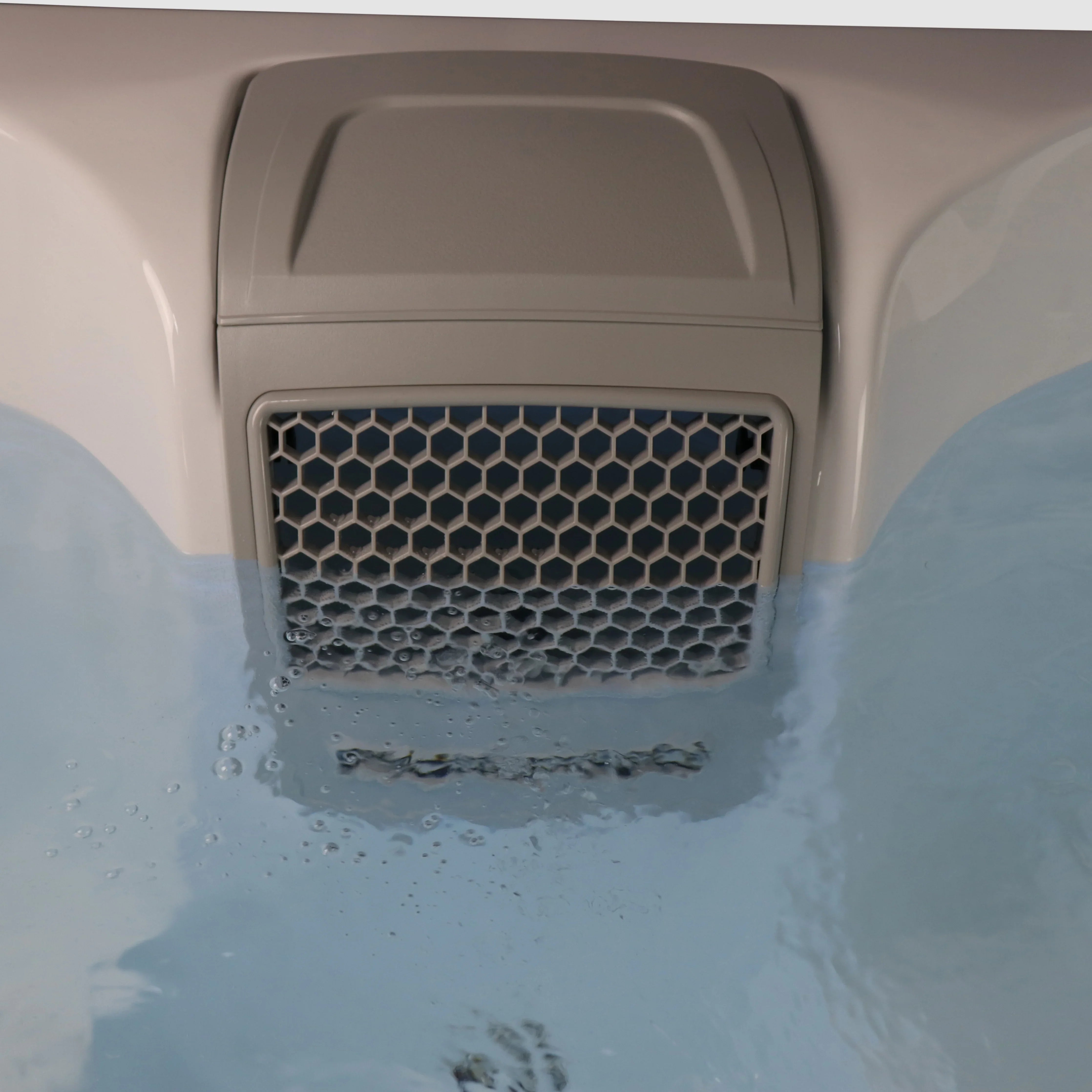 Canadian Spa Manitoba 4-Person 15-Jet Portable Hot Tub Canadian Spa Hot Tub  MiraModo Home